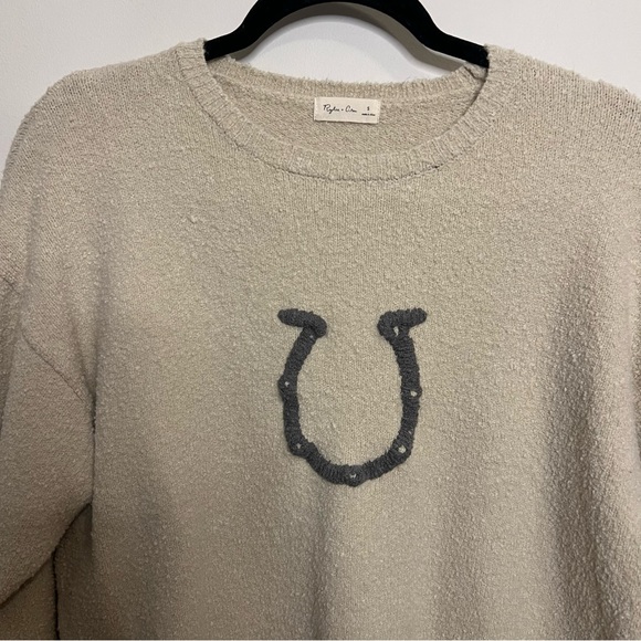 Rylee Cru Women's Cream Sweater with Horseshoe Design Western Cowgirl Horse - Picture 2 of 7
